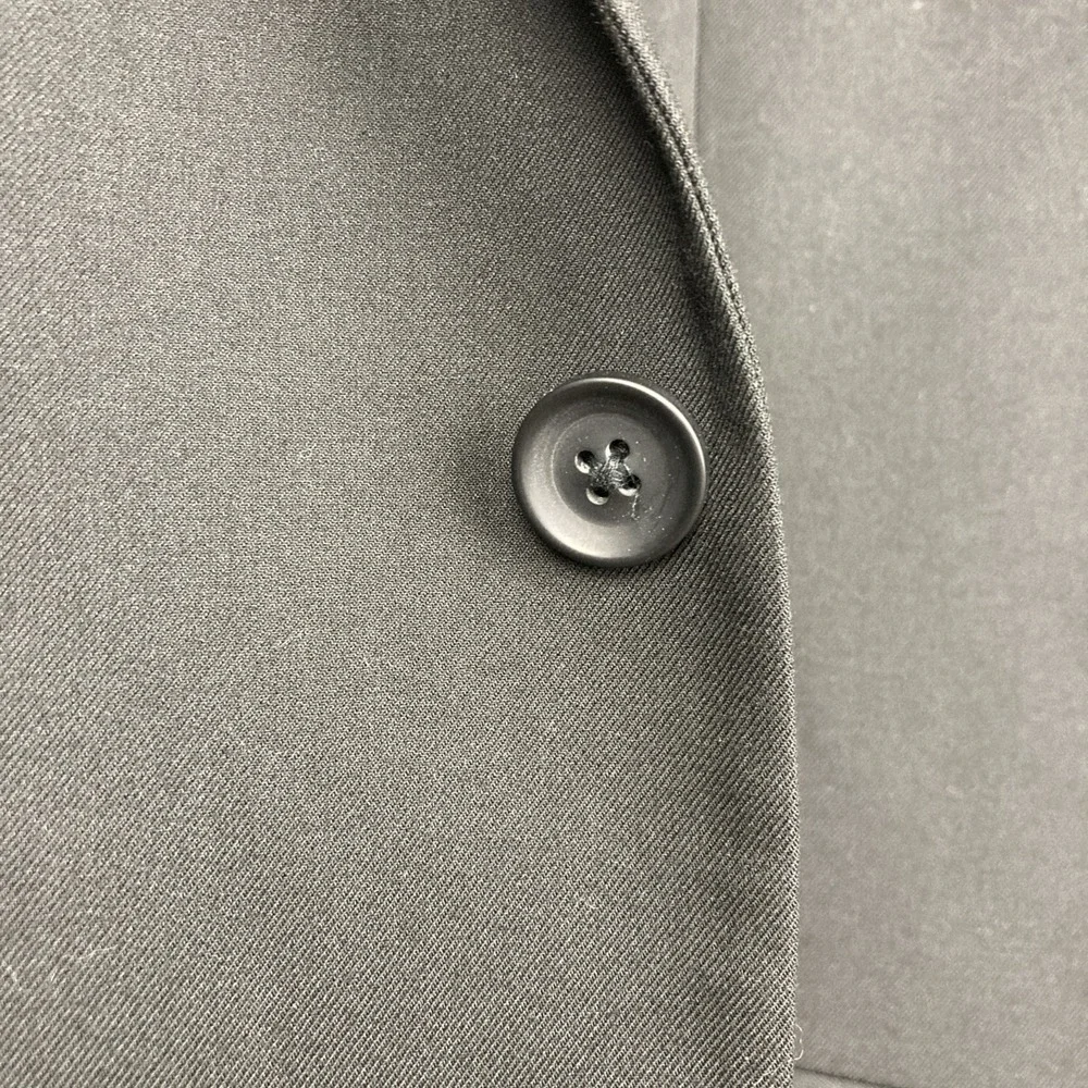 Kenneth Cole Reaction Mens 2-pc Suit Slim-Fit Suit Jacket 48R Pants 42Wx32LBlack
